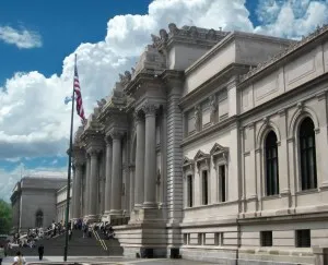 Das Metropolitan Museum of Art in New York City, eine der größten Kunstsammlungen der Welt, ein kultureller Höhepunkt für New York City Reisetipps.