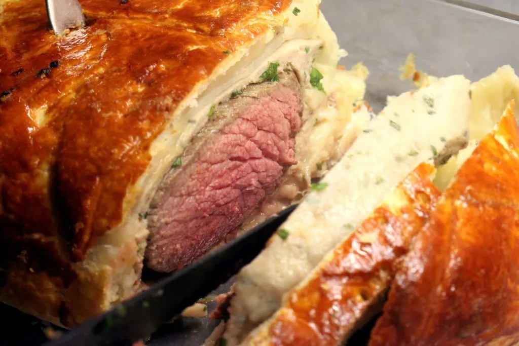 Das Rinderfilet auf einem schönen Teller