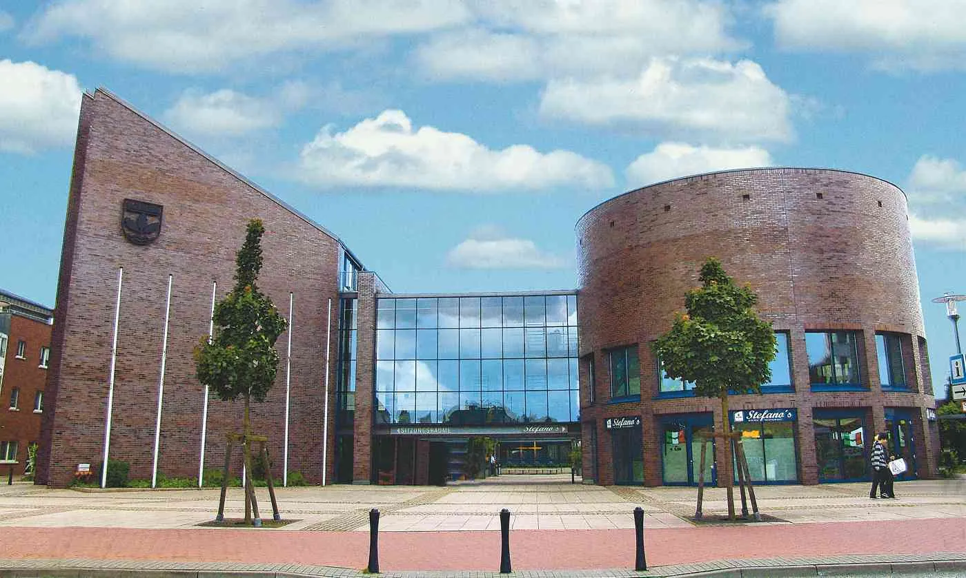 Das Standesamt Henstedt-Ulzburg im Kreis Segeberg ist ein beliebter Trauort für Brautpaare aus Hamburg und dem Umland.