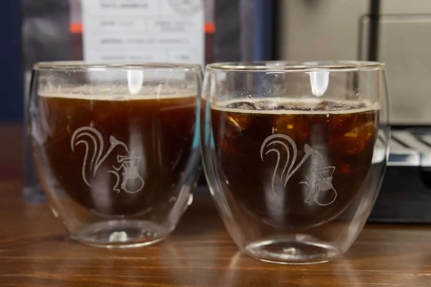 DeLonghi Eletta Explore Cold Brew in Aktion