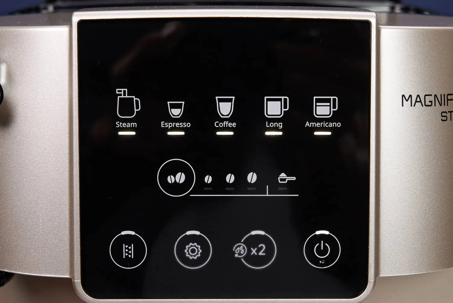 DeLonghi Magnifica Start Kaffeevollautomat Display zeigt Menü