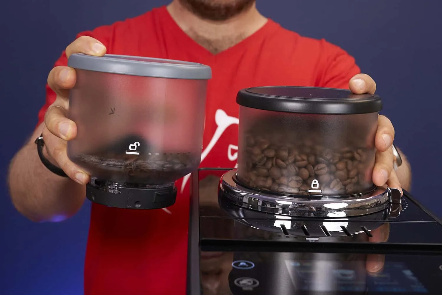 DeLonghi Rivelia zwei Bohnenbehaelter