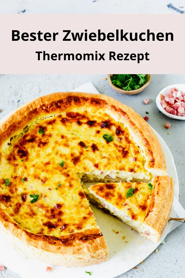 Der fertige Zwiebelkuchen aus dem Thermomix, bereit zum Servieren