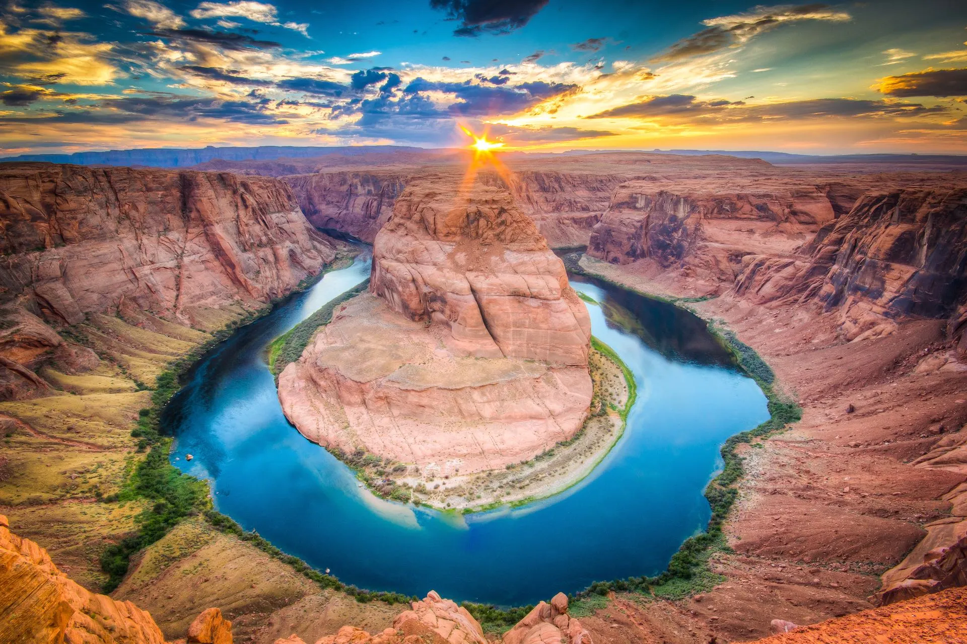 Der ikonische Horseshoe Bend im Grand Canyon, USA, eine spektakuläre Naturlandschaft