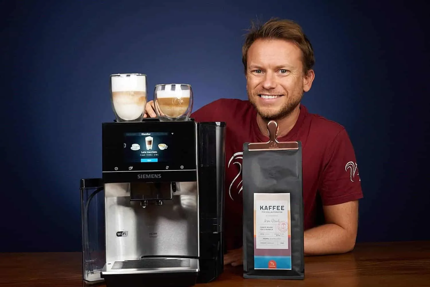 Der neue Siemens EQ.700 Integral Kaffeevollautomat mit frischen Kaffeegetränken