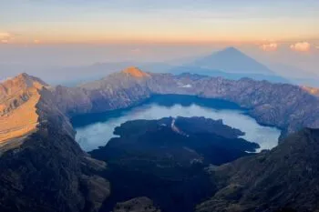 Der Sonnenaufgang am Rinjani Krater auf Lombok