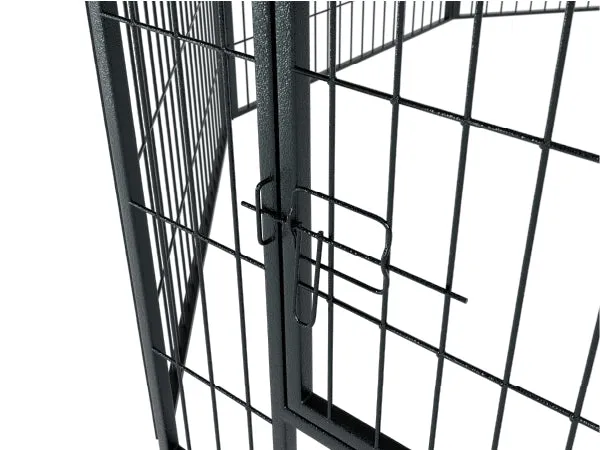 Detailansicht der Gitterstruktur und des Materials eines stabilen Welpenauslaufs aus Stahl