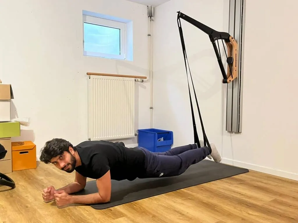 Detailansicht des hydraulischen Kolbenwiderstandssystems des Eisenhorn Fitnessgeräts