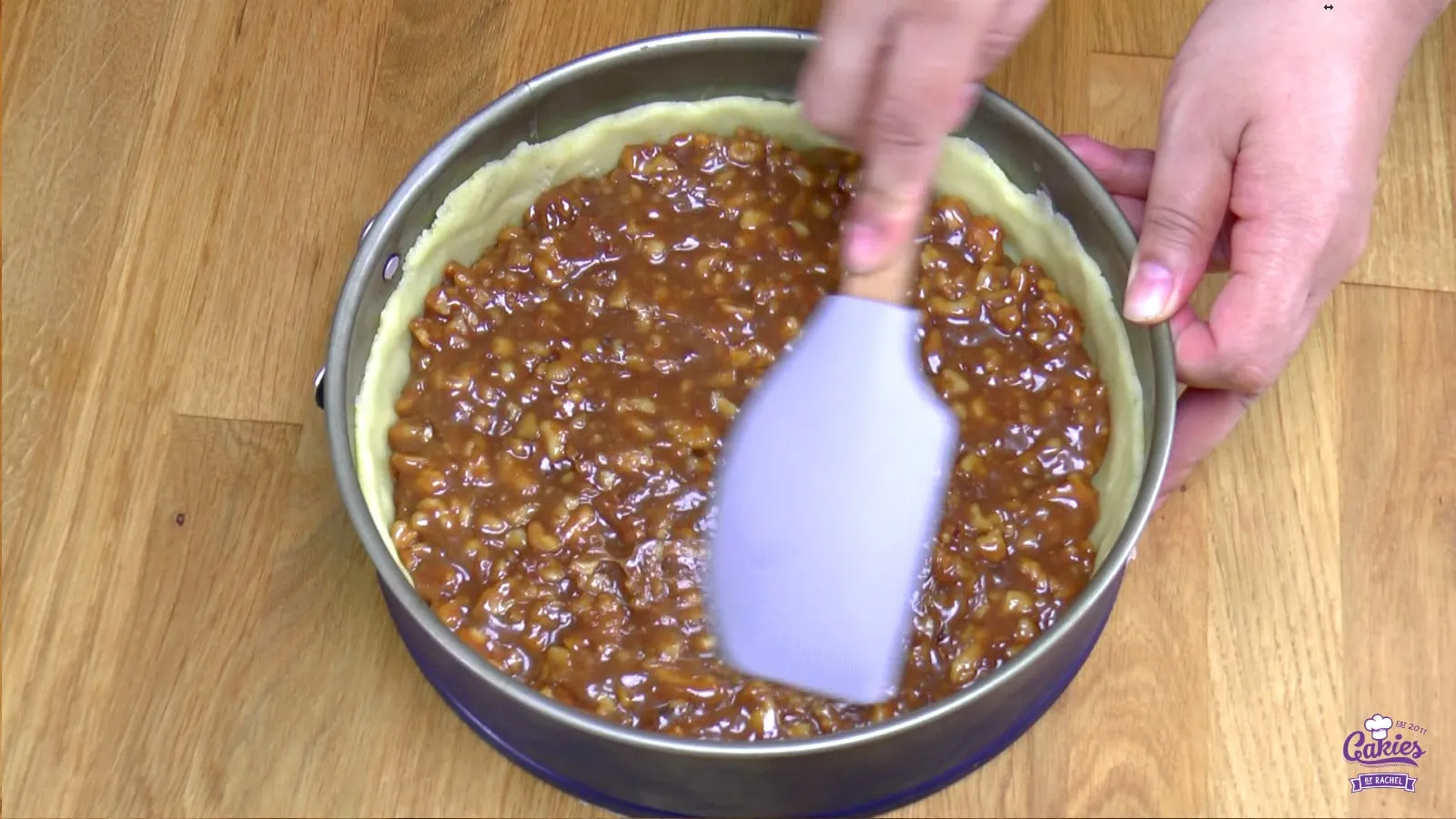 Die Füllung wird gleichmäßig verteilt