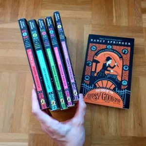 Die gesamte Buchreihe der Enola Holmes Bücher von Nancy Springer, sechs Bände im Überblick