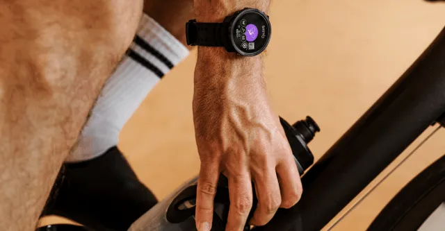 Die Polar Vantage M3 Multisportuhr unterstützt mit über 150 Sportprofilen und ist ideal für verschiedene Sportarten