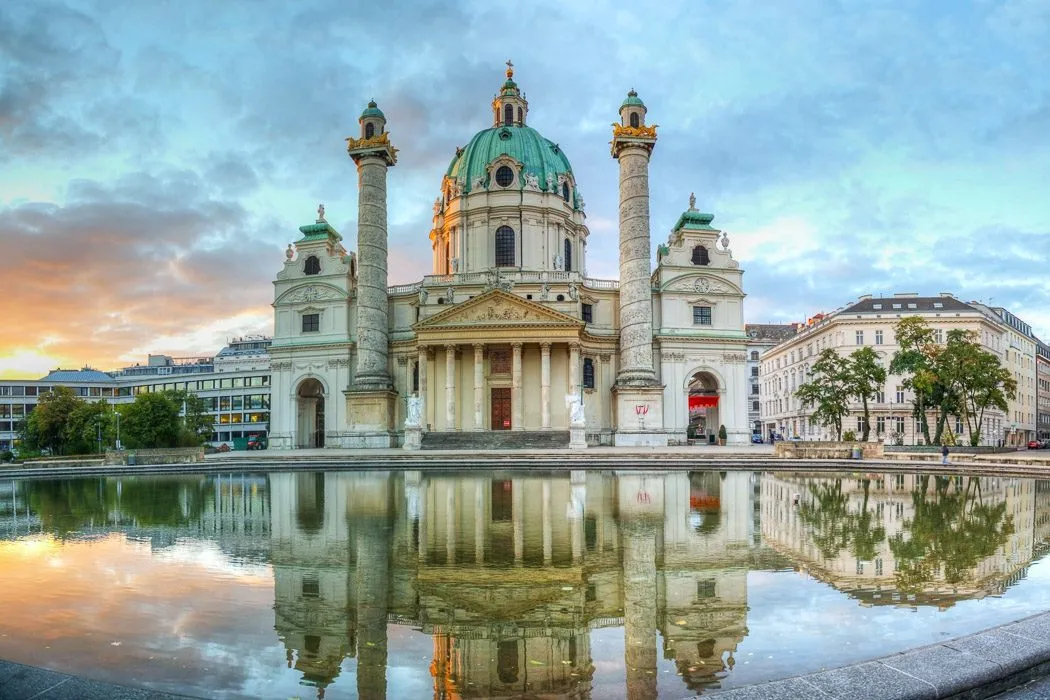 Die prächtige Karlskirche in Wien, ein Meisterwerk des Barock