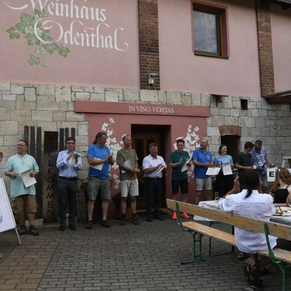 Die Siegerehrung wird von den Teilnehmern und Zuschauern gleichermaßen gefeiert