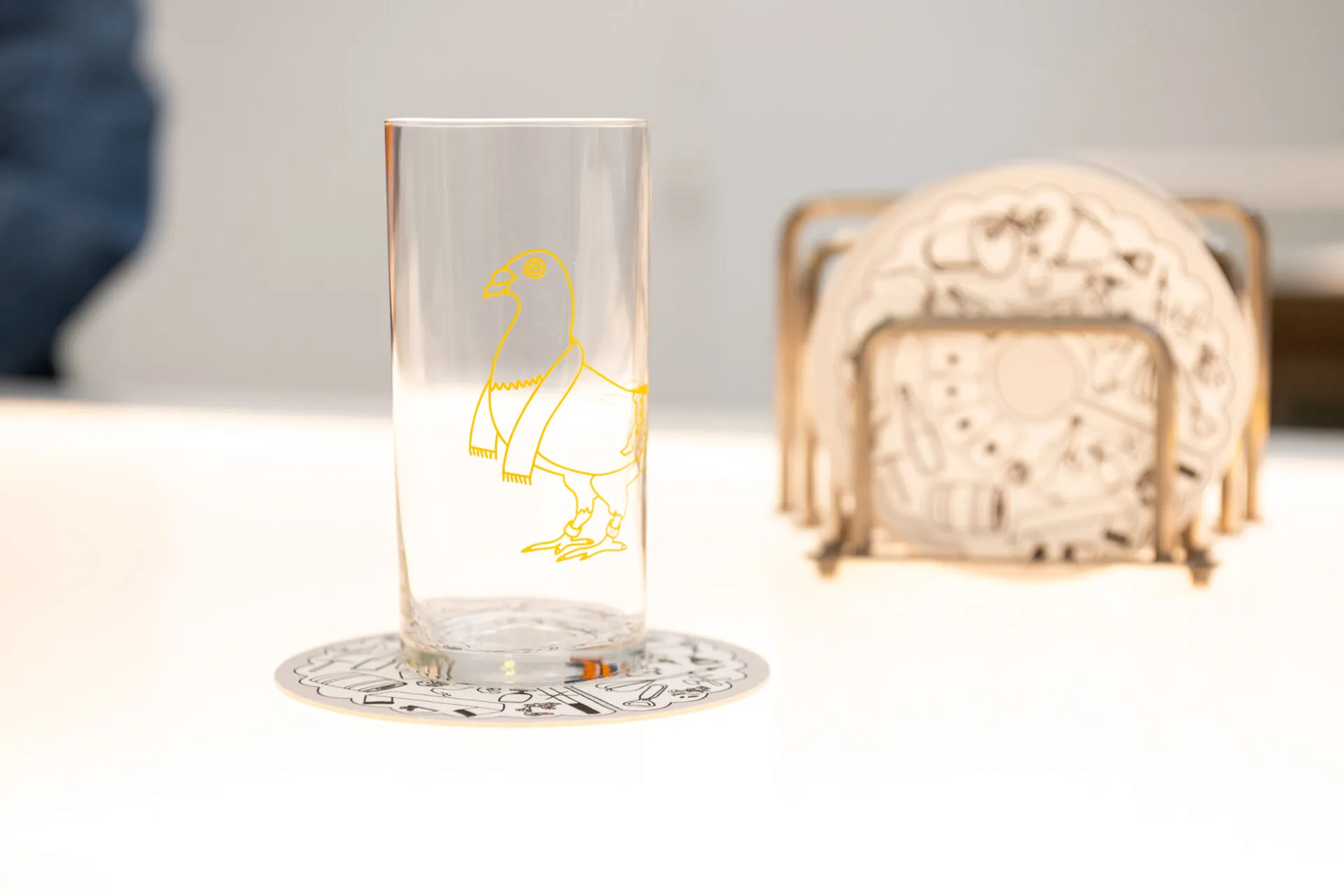 Die „Stößchen“ von Marie Donike &amp; Johannes Specks, Teil der Arbeit „Kulisse“, sind auch im Museumsshop erhältlich.