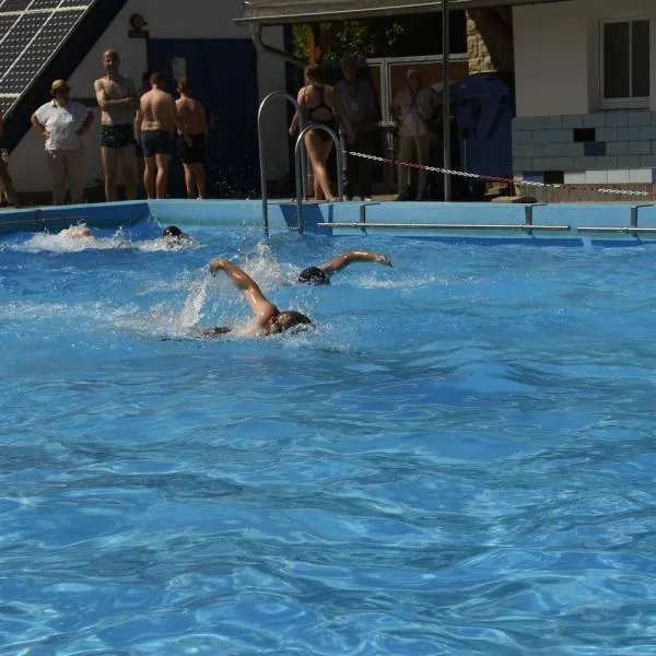 Die Teilnehmer des Schwimmwettbewerbs