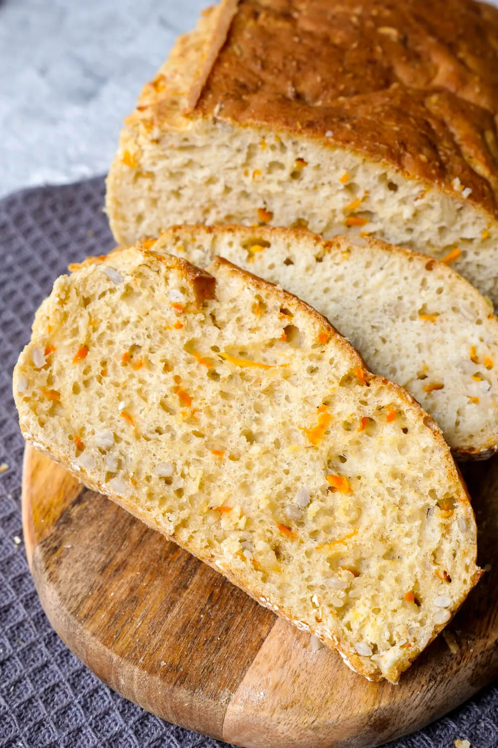 Dinkelbrot mit Möhren