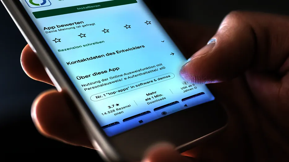 Download der kostenlosen AusweisApp im Google Play Store für Android-Geräte