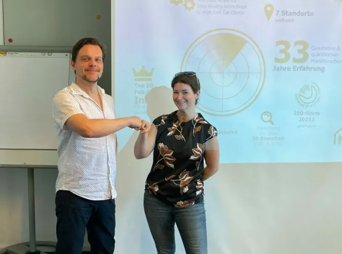 Dozentin Marlen Schneider mit Dr. Tomas Jerković bei der GIM in Heidelberg