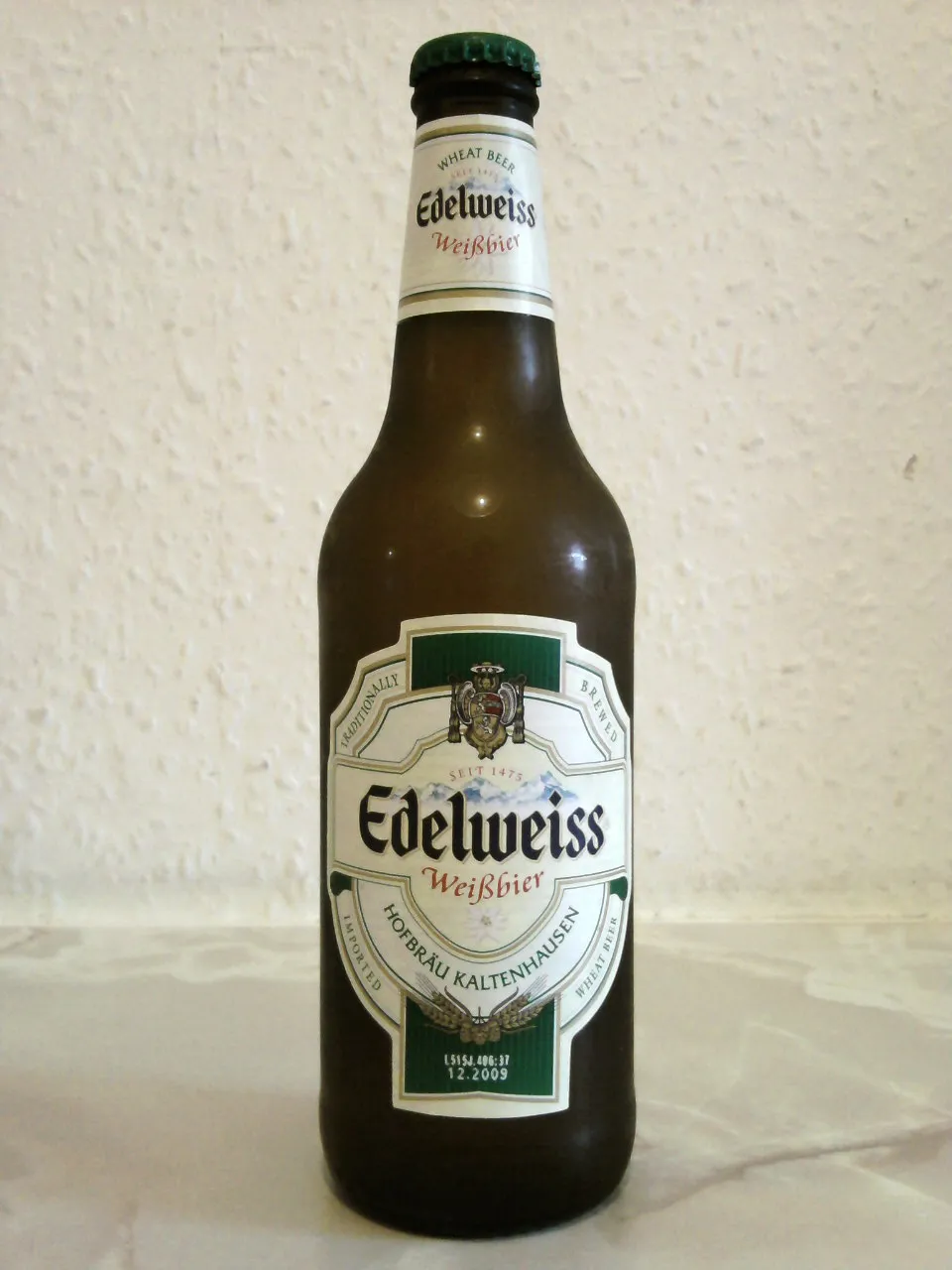 Edelweiss Weizenbier Flasche mit traditionellem Design