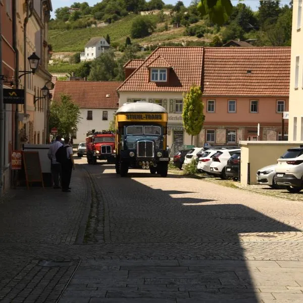 Ein historischer Wagen in der Parade
