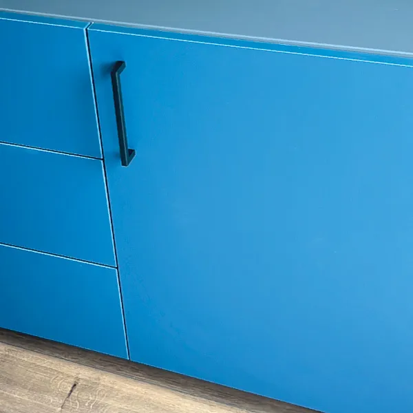 Ein individuell geplantes Möbelstück mit neuen Fronten, umgesetzt mit benutzerfreundlichem Online-Planer