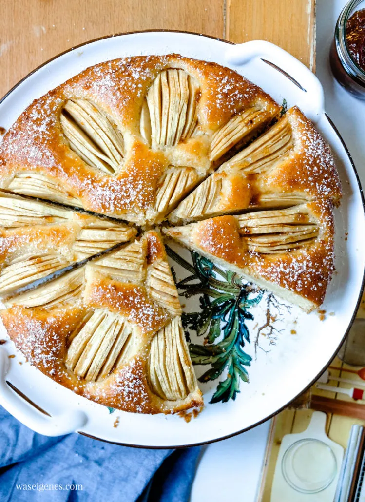 Ein köstlicher Apfelkuchen, der zum Genießen einlädt