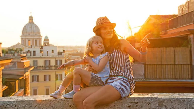 Ein Küstenort im Winter mit mildem Klima, ideal für einen Langzeiturlaub zum Überwintern