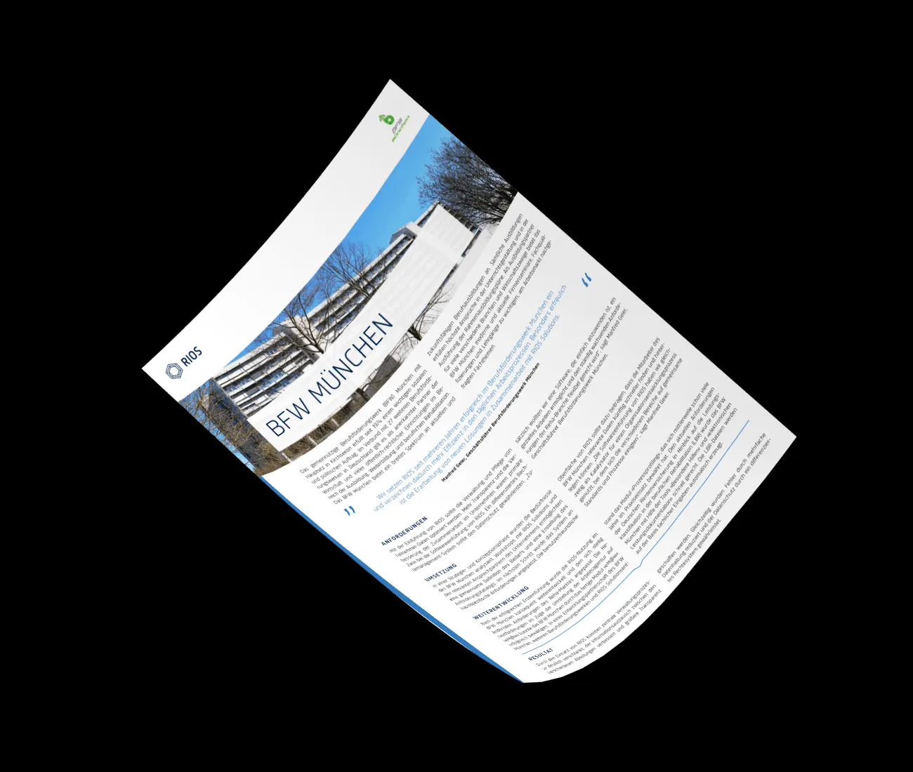 Ein Team von Mitarbeitern des BFW München diskutiert, während sie die Vorteile der RIOS Software nutzen.