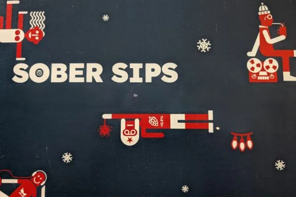 Ein vielfältiger Adventskalender mit alkoholfreien Bieren, der die wachsende Beliebtheit von alkoholfreiem Genuss in der deutschen Bierkultur widerspiegelt.