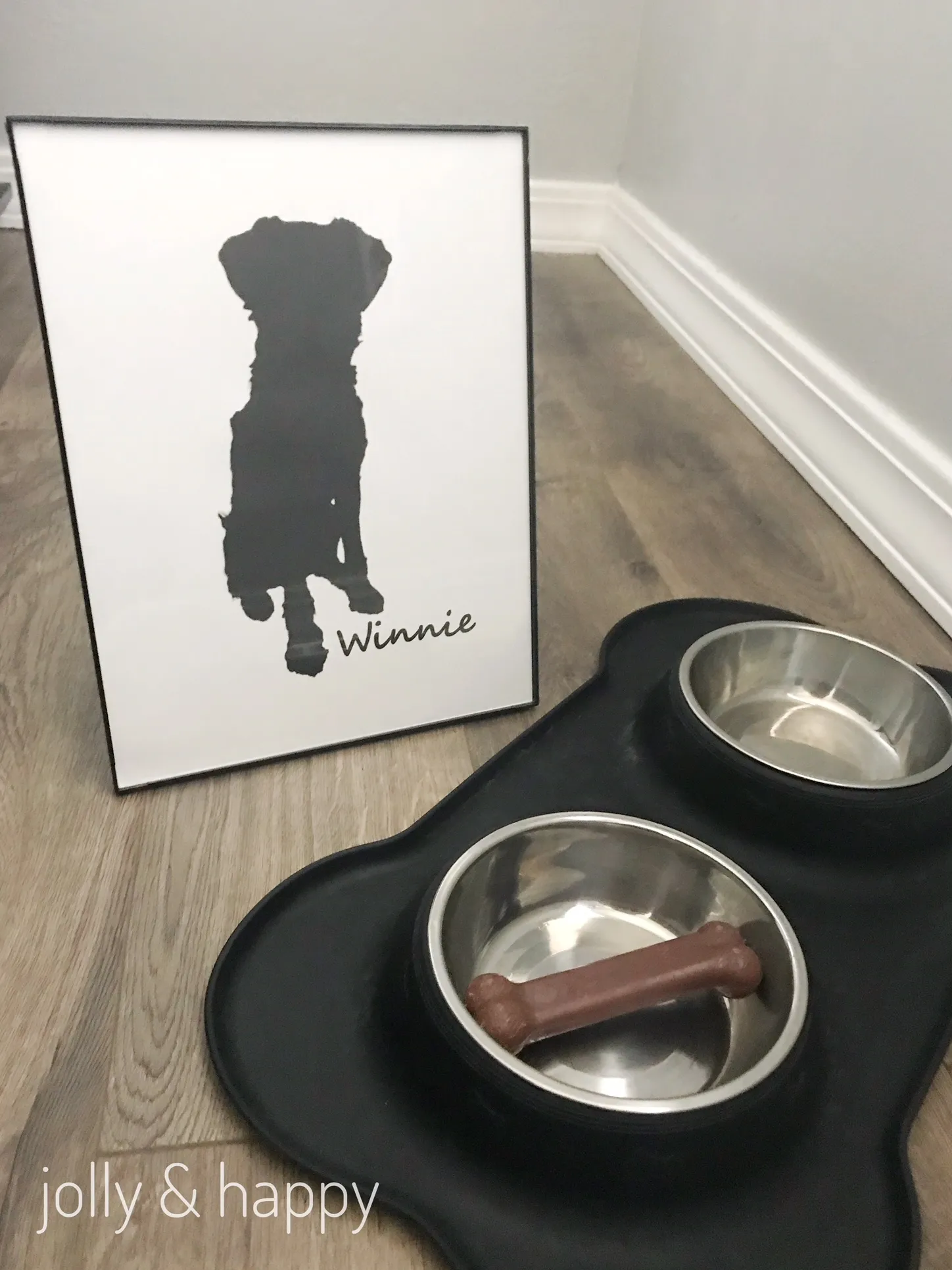 Eine liebevoll gestaltete Silhouette eines Haustieres, bereit zum Ausdrucken und Einrahmen.