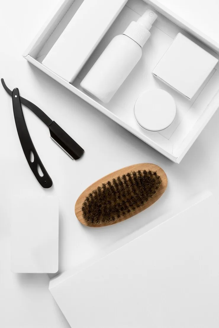 Eine Person, die in einem Park joggt