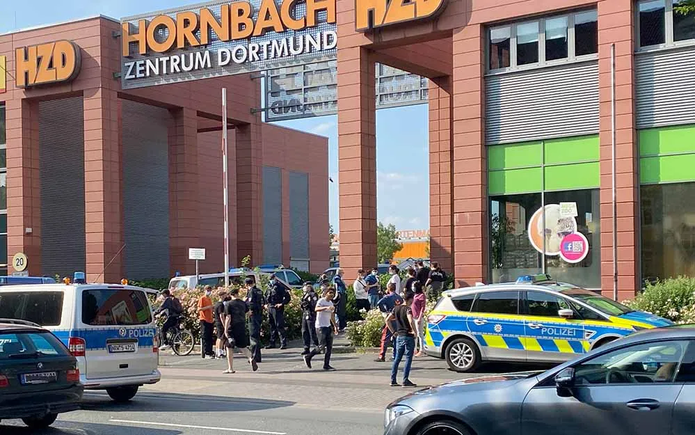 Eine Promotion-Aktion eines YouTUbers löste einen Polizeieinsatz bei Hornbach aus.