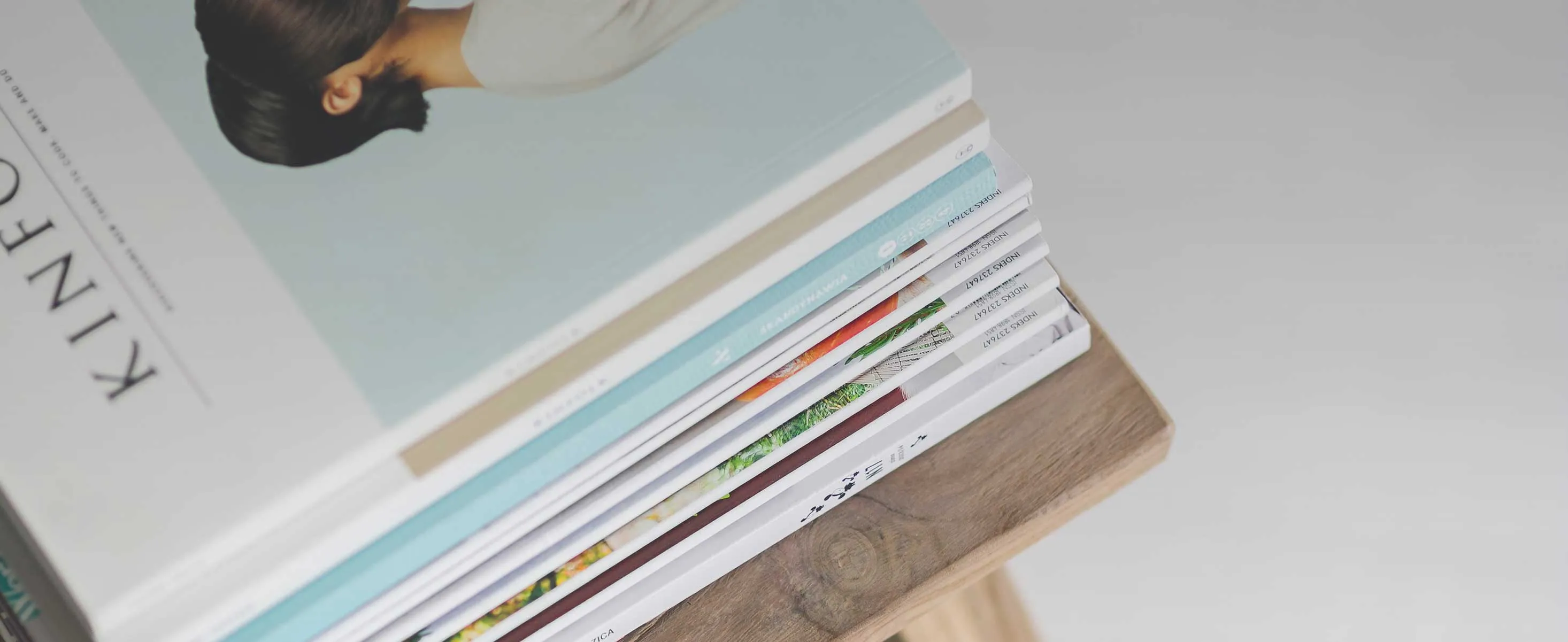 Eine visuelle Darstellung der Vielfalt und Bedeutung alkoholfreier Getränke (AfG) in der deutschen Esskultur.