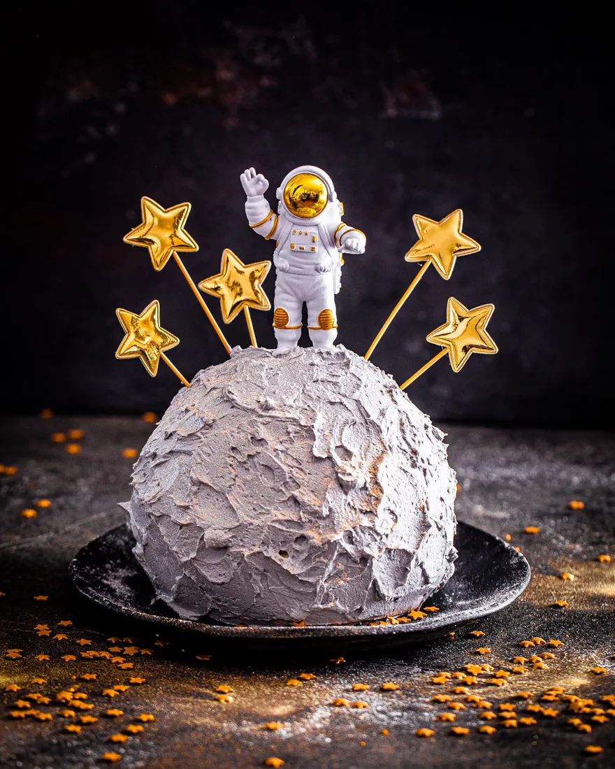 einfache astronauten weltraum mond Geburtstagstorte rund fertige boeden mandarinen quark kuchen heike herden kindergeburtstagstorte geburstagtstorte jungen maenner