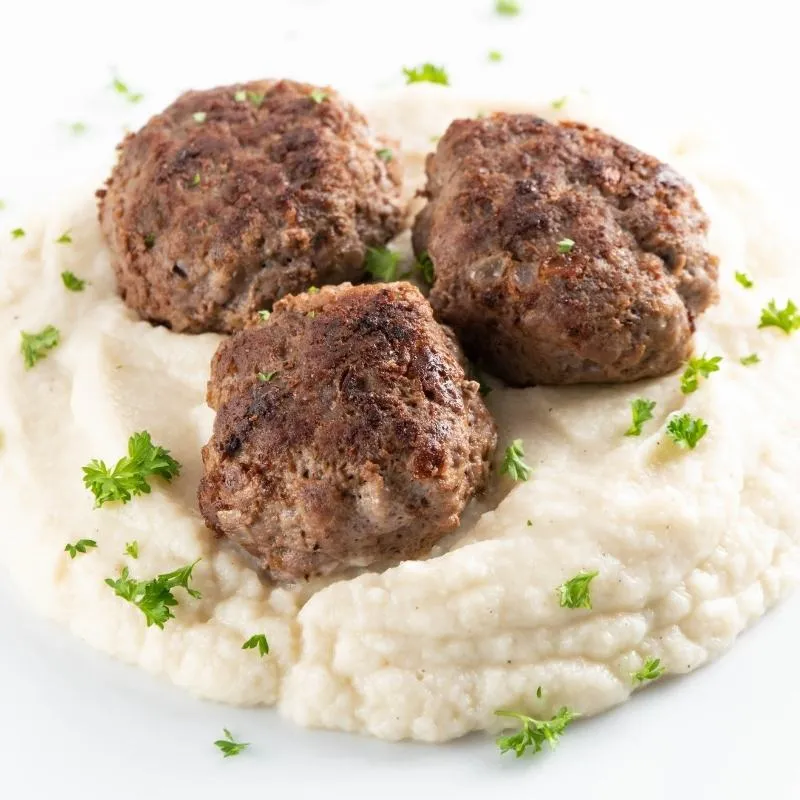 Einfache Keto Frikadellen mit Blumenkohlpüree ohne Kohlenhydrate Mobile Featured Image