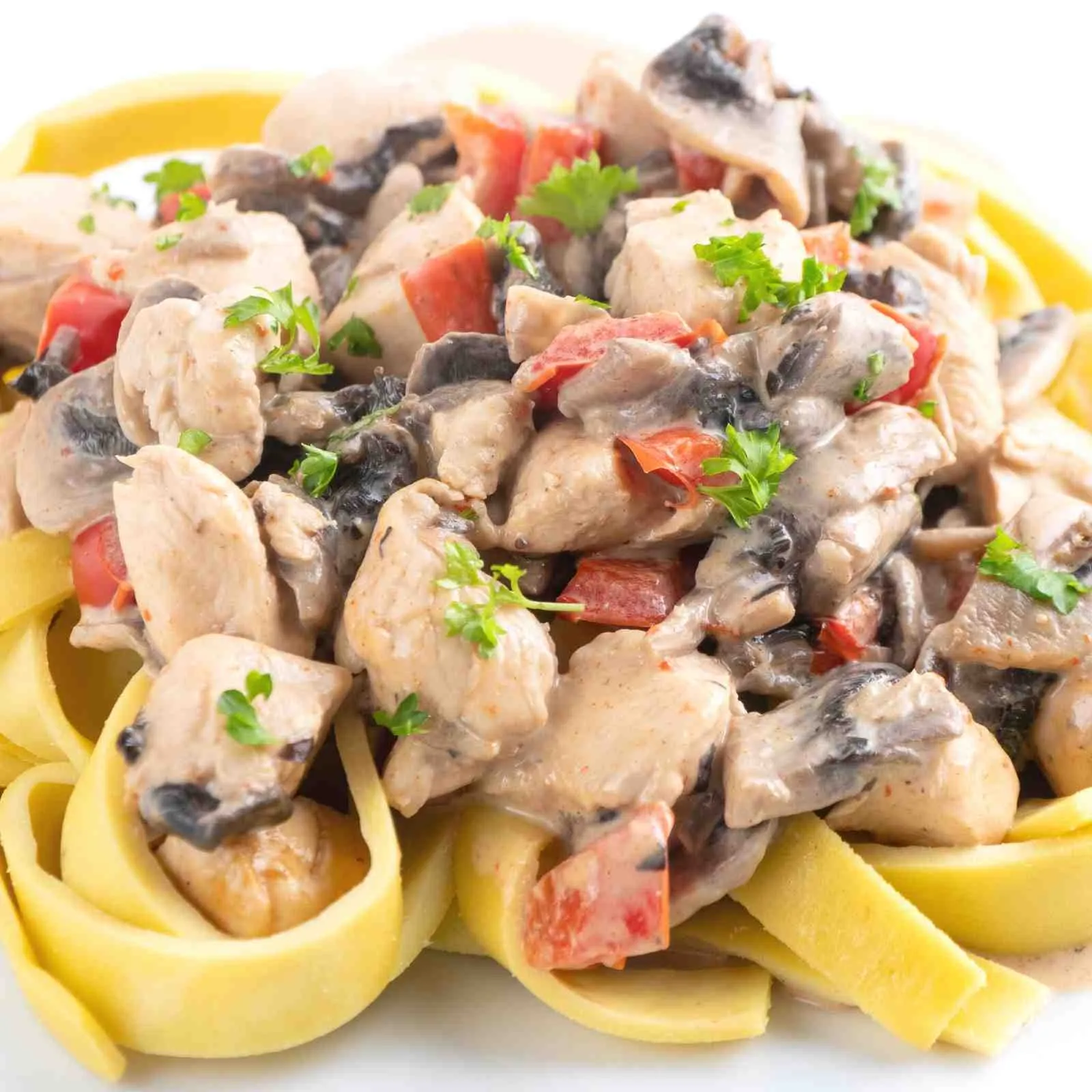 Einfache Low Carb Hähnchen-Paprika-Pfanne mit Pilzen zum ketogenen Abendessen ohne Kohlenhydrate Mobile Featured Image