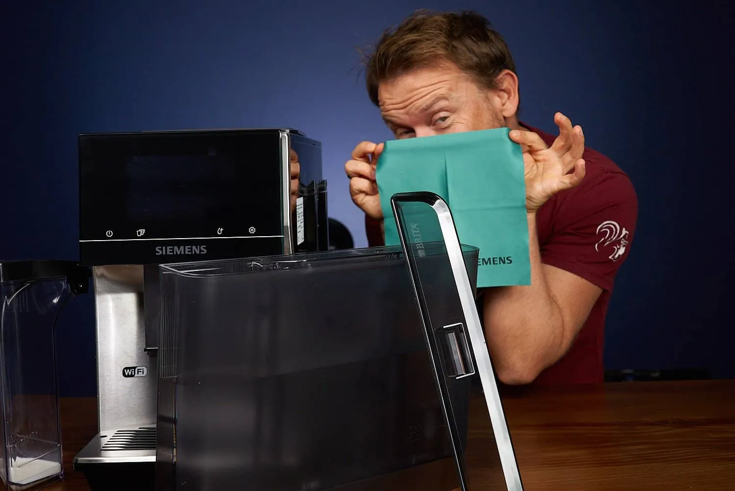 Einfache Reinigung des Siemens EQ.700 Integral Kaffeevollautomaten