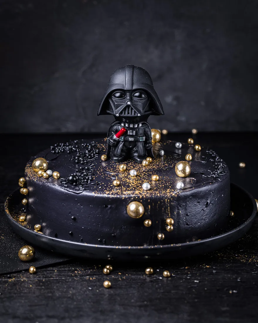 Einfache Star Wars Darth Vader-Torte
