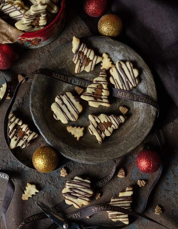 Einfaches und gelingsicheres Rezept für Nougat-Spitzbuben, festliche Kekse