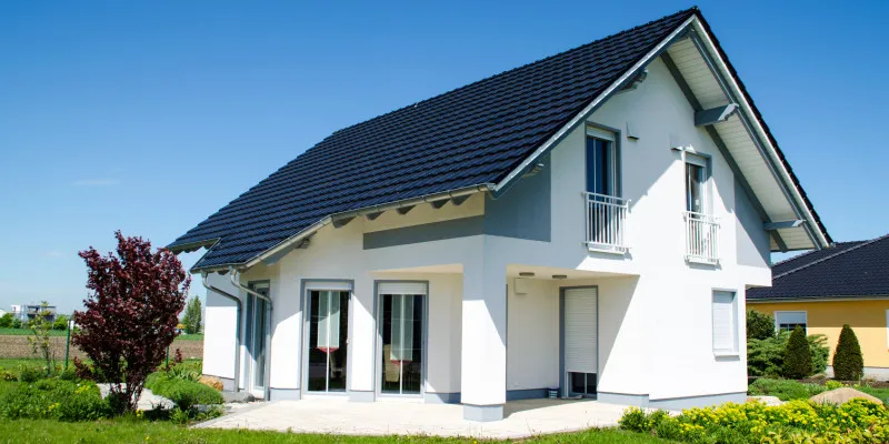 Einfamilienhaus mit Ziergarten