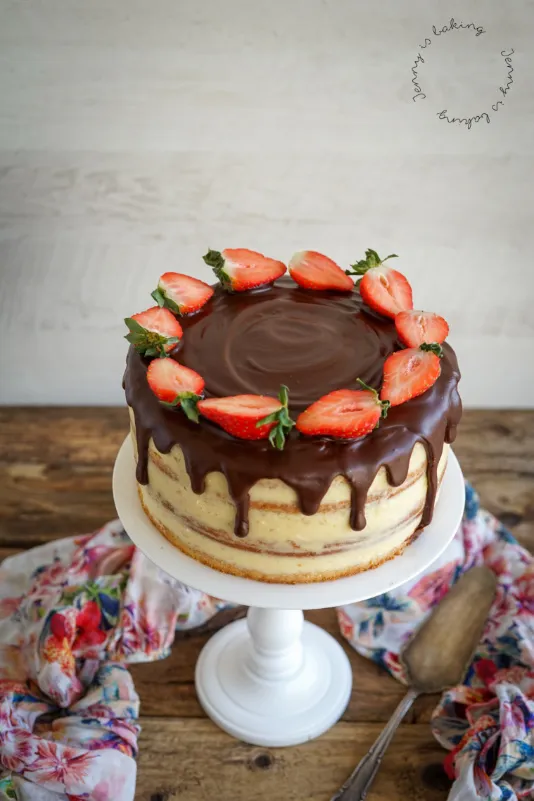 Erdbeer-Holunder-Torte mit feiner Note