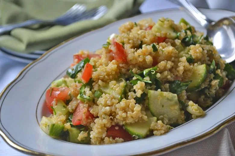 Erfrischender Quinoa Salat