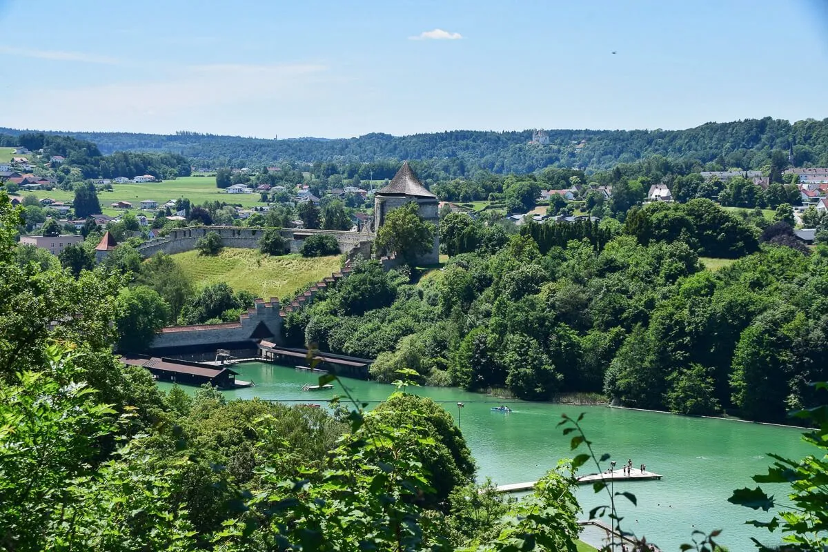 Erholungsgebiet: Der Wöhrsee bei Burghausen, ideal zum Entspannen und Schwimmen