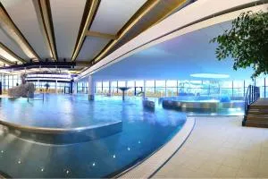 Erlebnistherme Zillertal mit Wasserrutschen und Spaßbereich