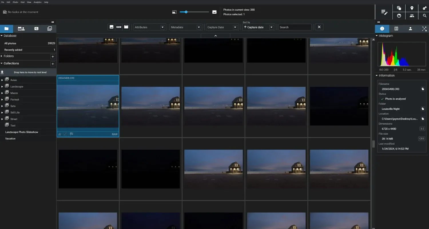 Excire Foto 2025 photo organizer main layout showing a grid of images