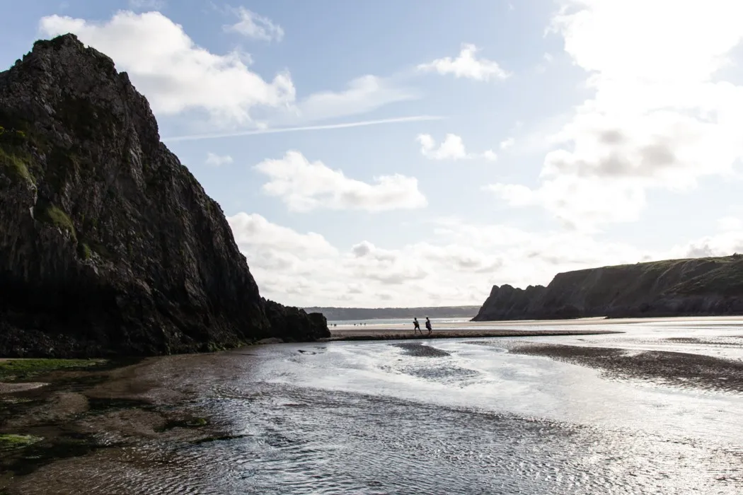 Felsformationen Three Cliffs Bay