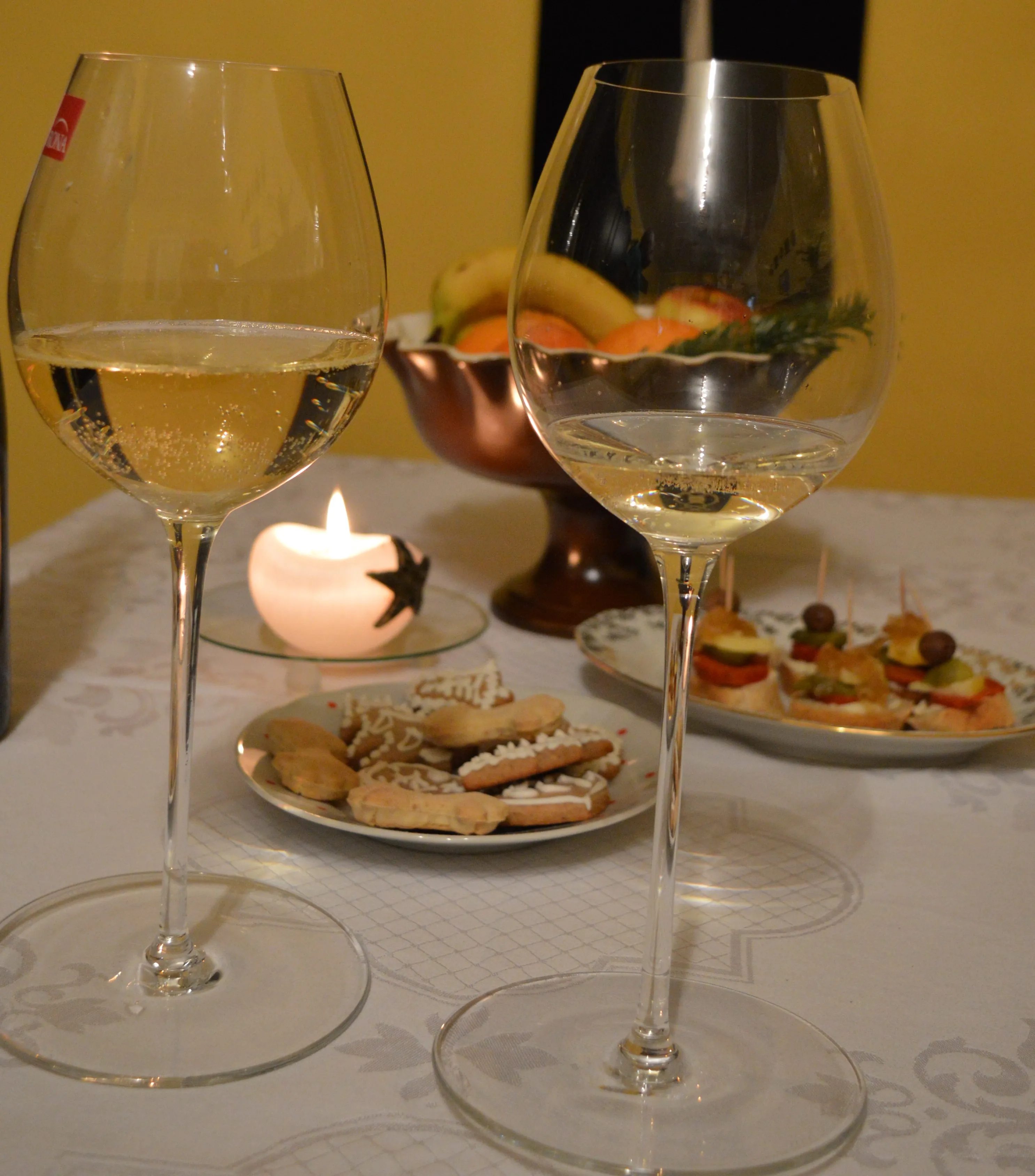 Festlich gedeckter Tisch für die Silvesterfeier