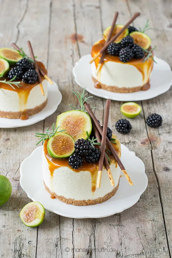 Festliche Mini-Cheesecakes mit Mikado-Sticks für Geburtstage