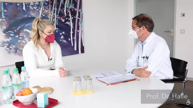 Fitness-Bloggerin Sophia Thiel im Gespräch mit Prof. Dr. Martin Halle, Leiter des Lehrstuhls für Präventive und Rehabilitative Sportmedizin