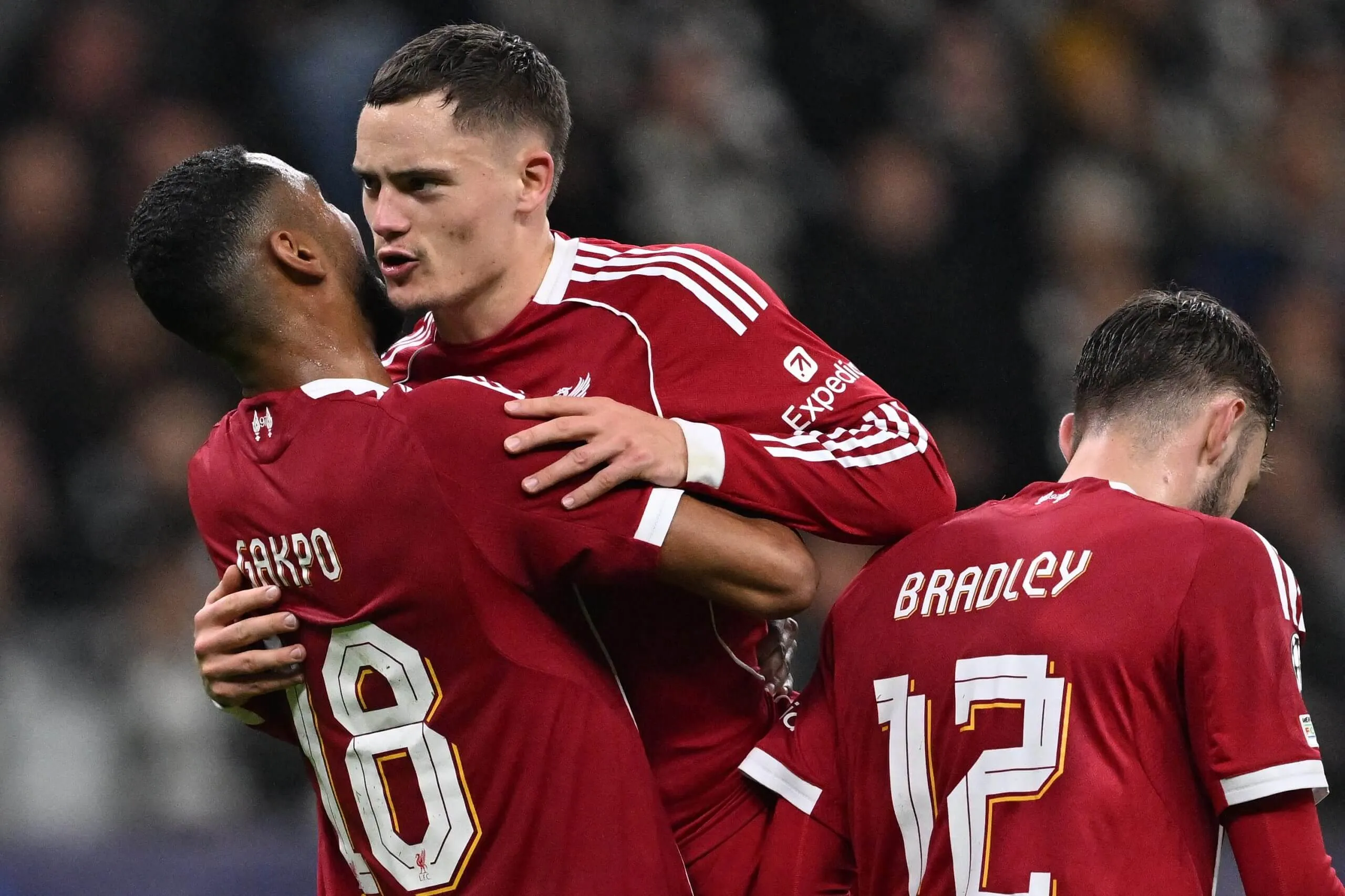 Florian Wirtz im Spiel gegen Eintracht Frankfurt, bereit für eine Aktion